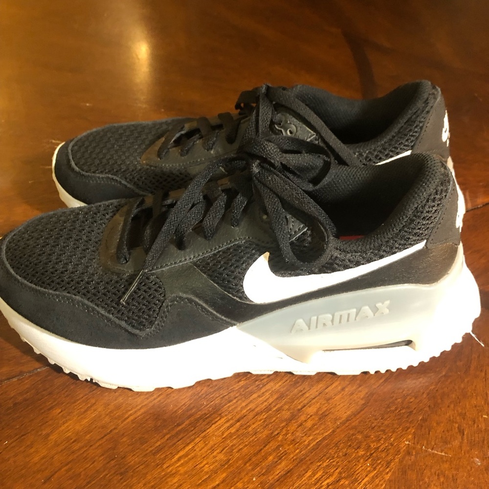 Nike Air Max women size 9